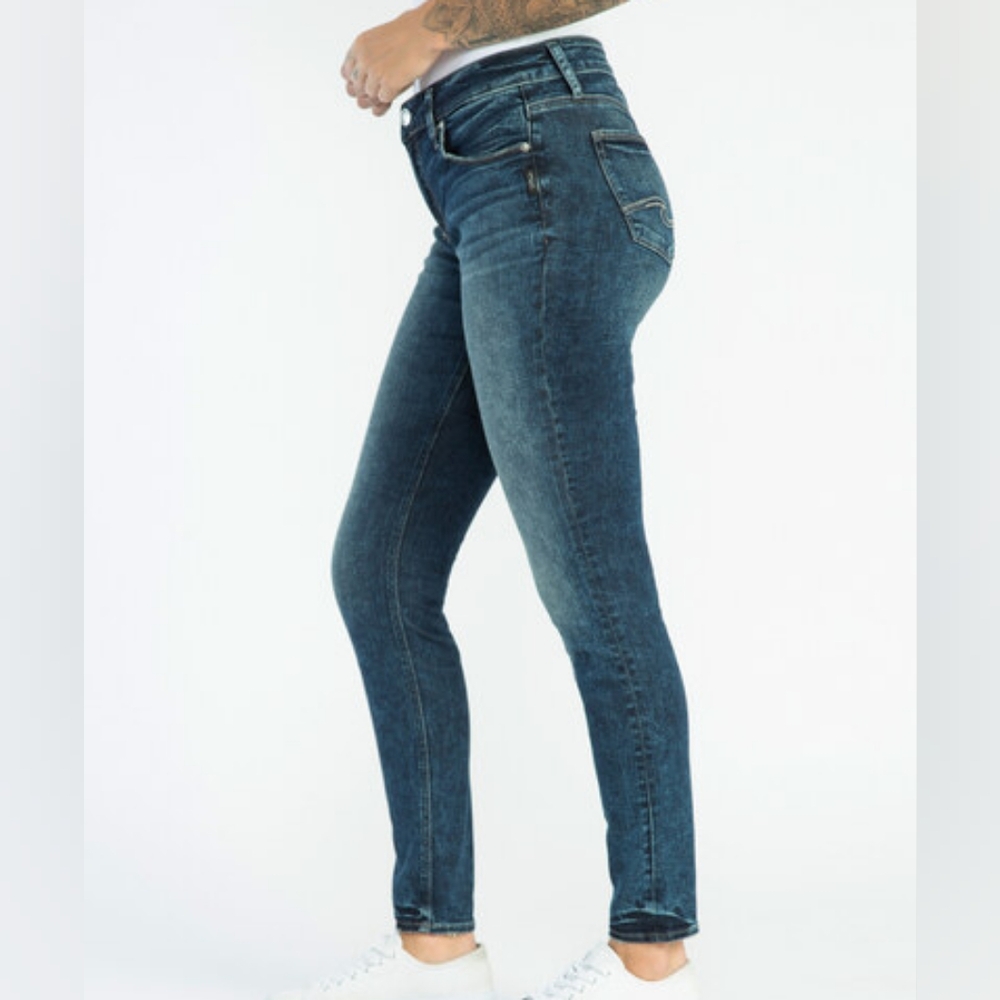 # 239 Women's Silver Elyse Ankle Skinny Jeans